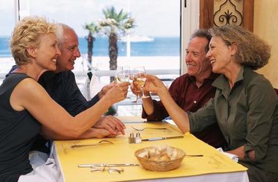 贵腐葡萄酒与鹅肝的搭配品酒常识（奢华搭配，油脂与甜平衡）