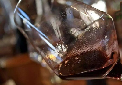 老年份葡萄酒可能出现沉淀（正常现象）的常识
