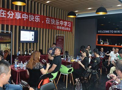 新手练习观色的简易方法（对比不同酒款）常识