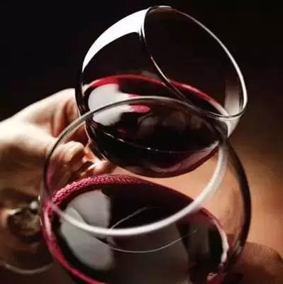 闻香环节常见误区（过度摇杯 / 快速闻香）规避常识