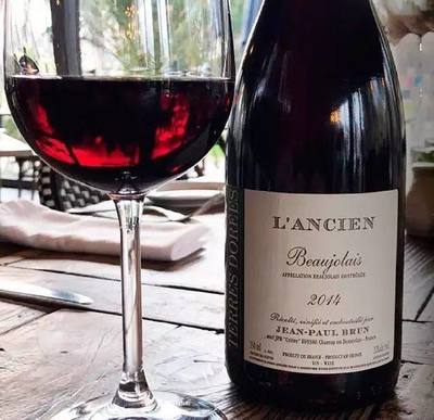 佳美（Gamay）干红葡萄酒品酒常识（草莓 / 香蕉 / 低单宁 / 高酸）